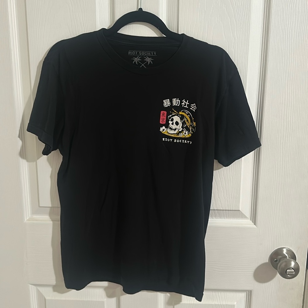 Riot society t shirt small unisex